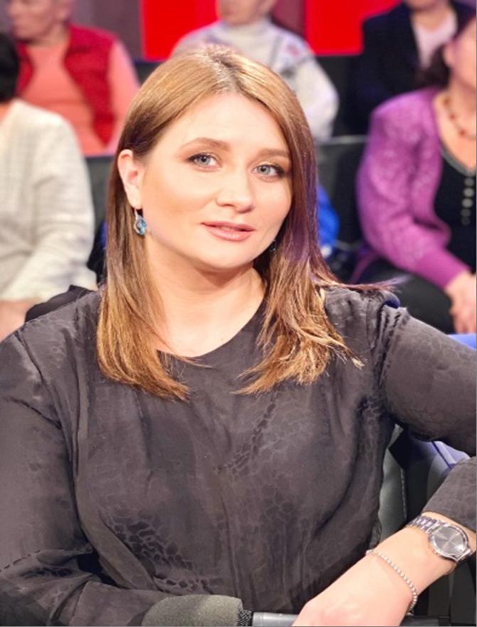 1Юлія Святенко