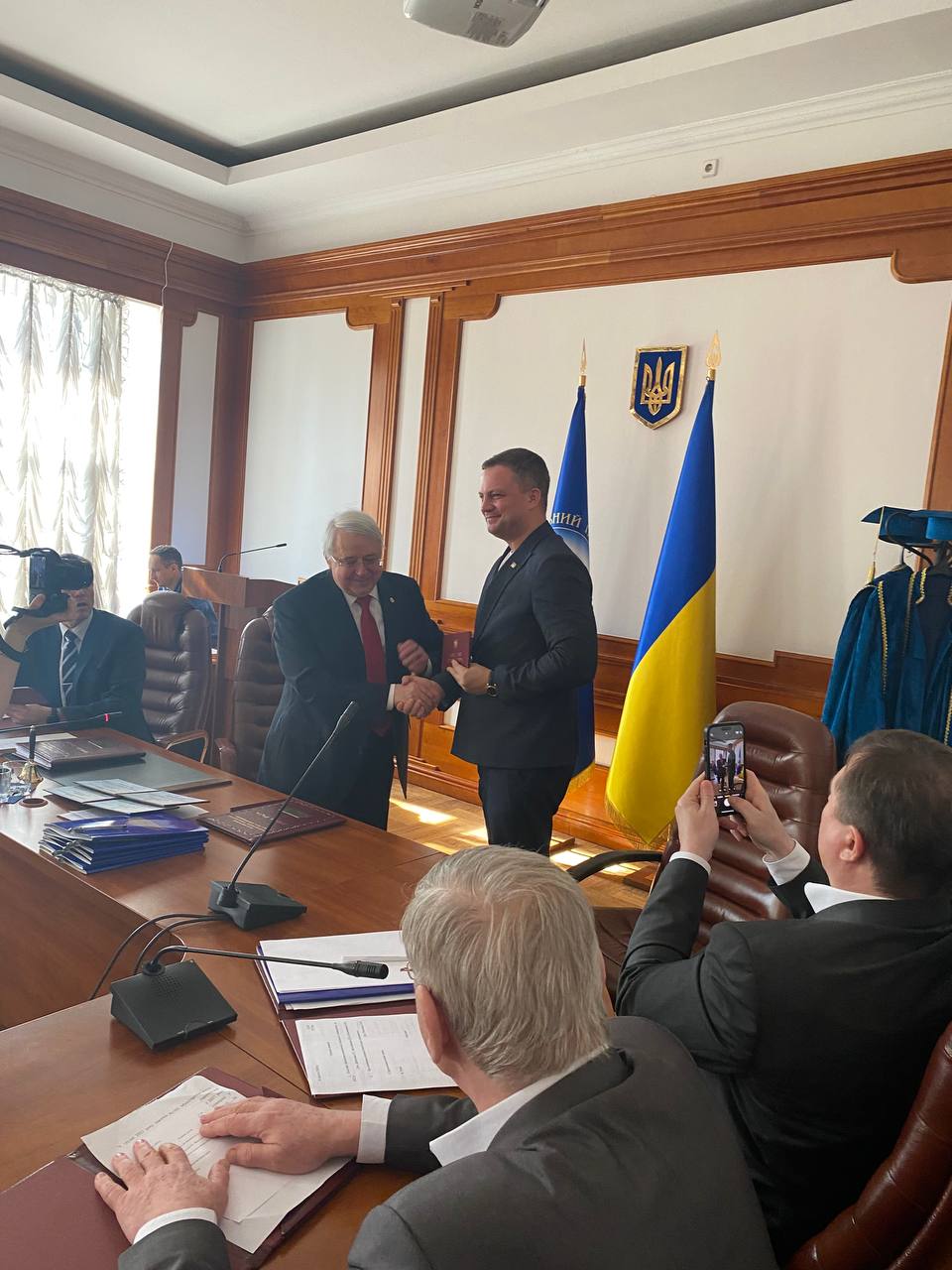 Декан Професор звання 29.02.24