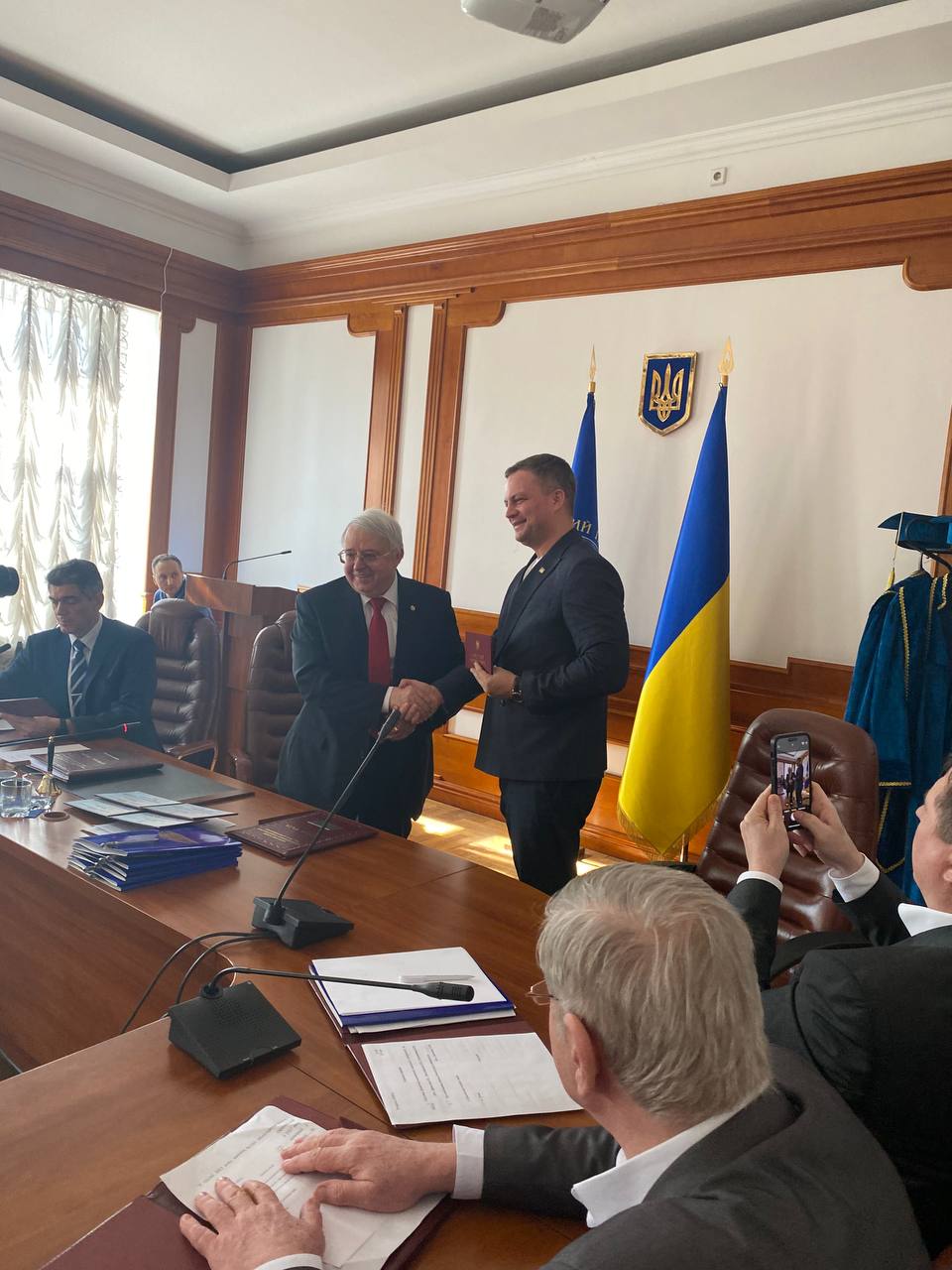 Декан Професор звання 29.02.24